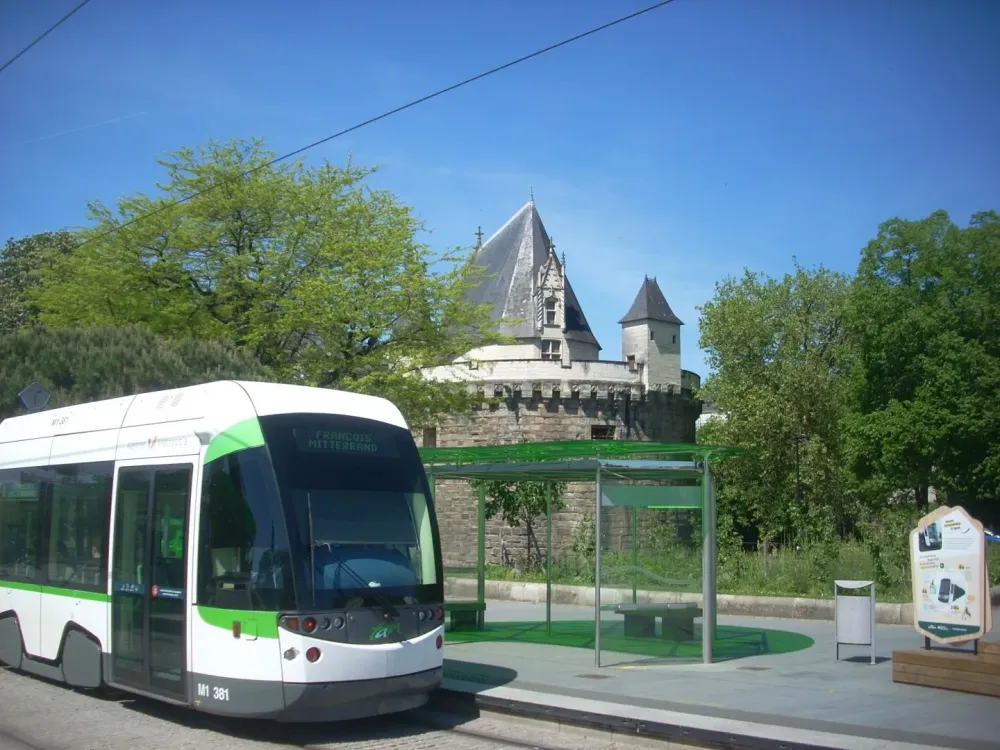 Hôtel proche transports à Nantes